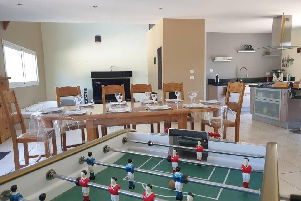 Villa Avec Piscine, Jacuzzi Et Vue Imprenable ! Herry Ngoại thất bức ảnh